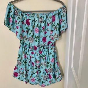 Flower romper never worn
